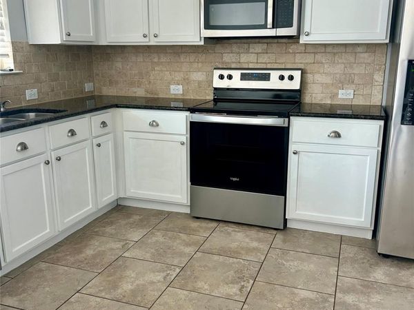 117 Chickadee LN, Leander, TX 78641