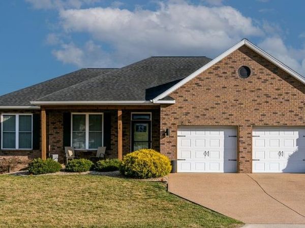 74 AUTUMN BLUFF DR, WEYERS CAVE, VA 24486