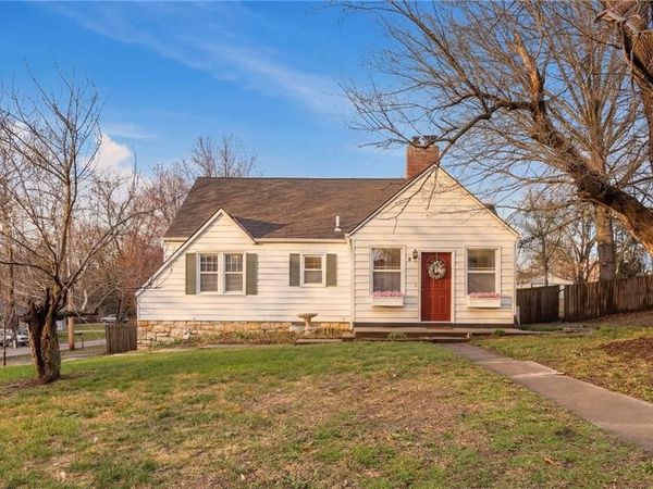 2 NE 81ST Street, Kansas City, MO 64118