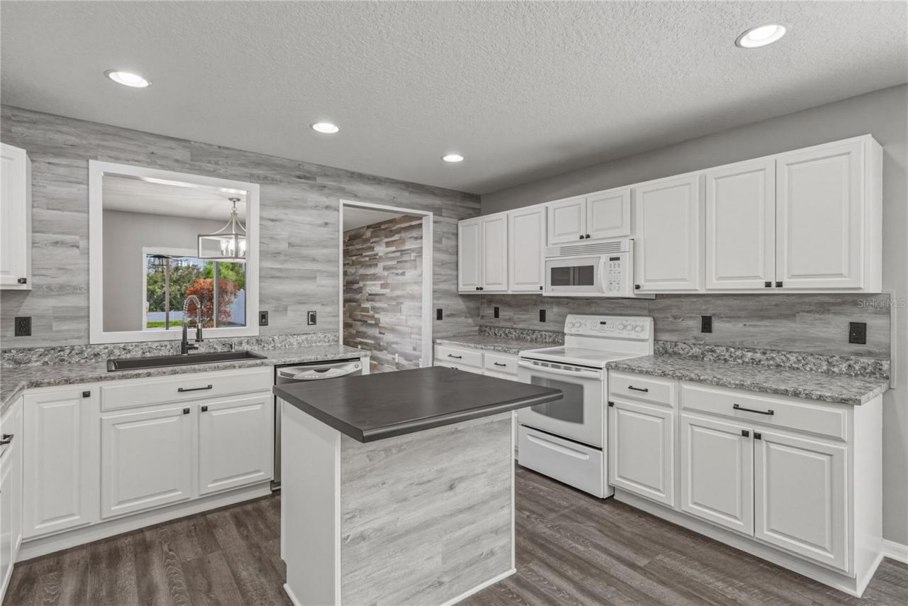 13416 Kent Bradley Street, Dade City, FL 33525 Photo