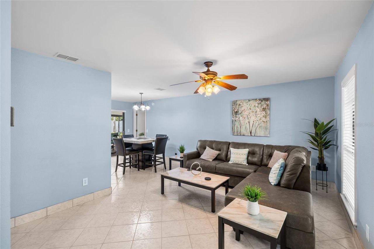 6713 Leeward Isle Way, Tampa, FL 33615 Photo