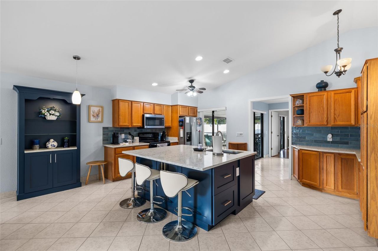 6713 Leeward Isle Way, Tampa, FL 33615 Photo