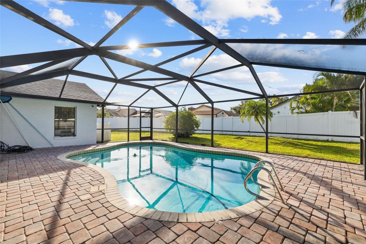 6713 Leeward Isle Way, Tampa, FL 33615 Photo