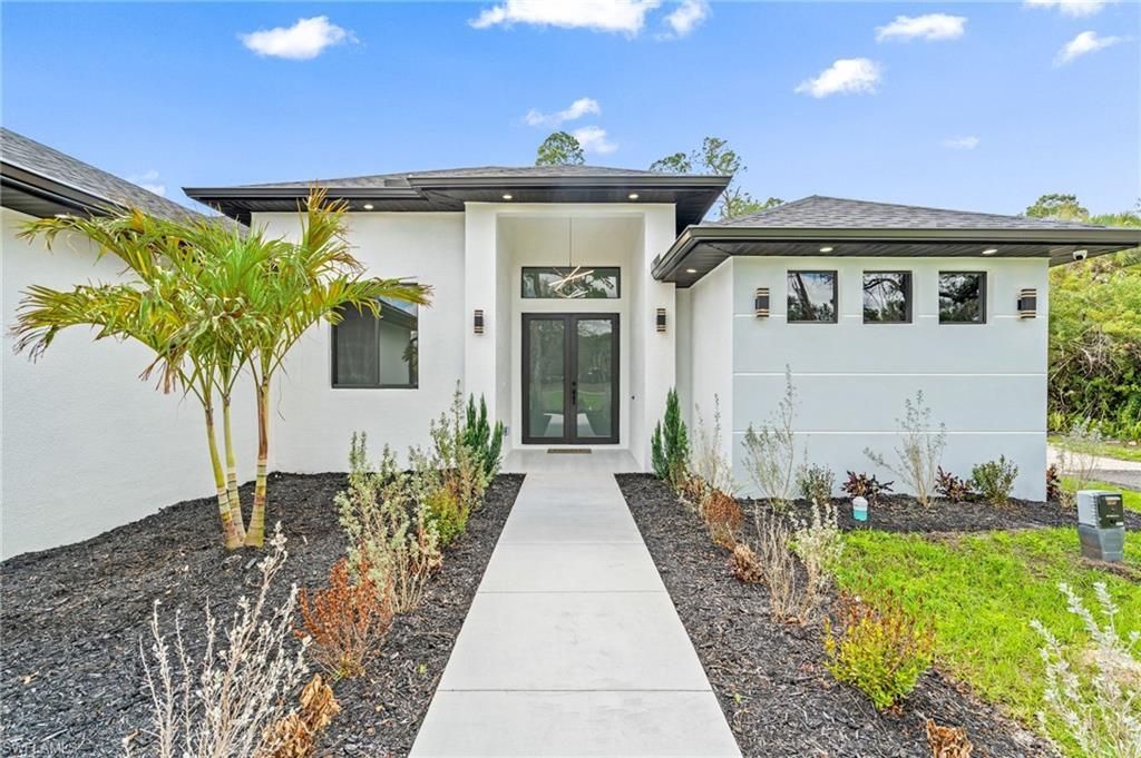 2604 20th Ave Ne, Naples, FL 34120 Photo