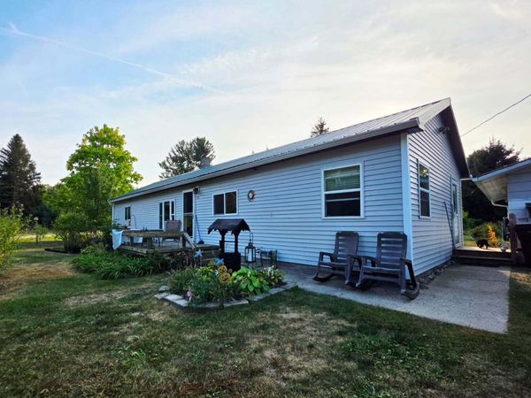 14 S 5th Street, Morley, MI 49336