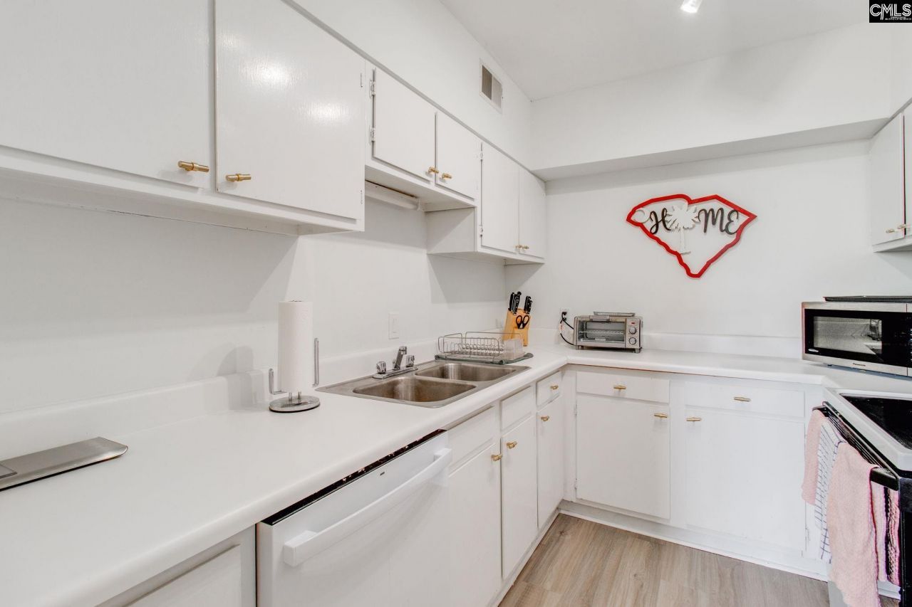 619 King Street  Photo 17