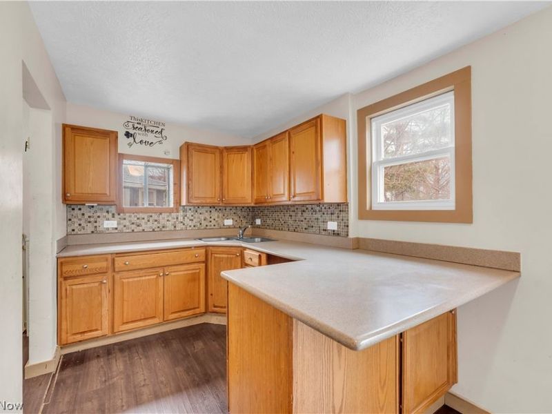 7210 Colgate Avenue , Cleveland, OH 44102 Photo 10