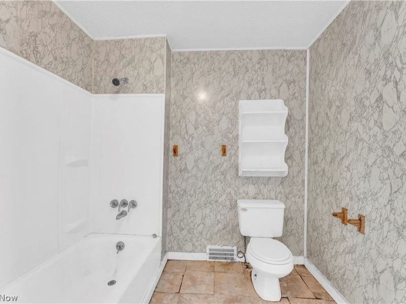 7210 Colgate Avenue , Cleveland, OH 44102 Photo 11