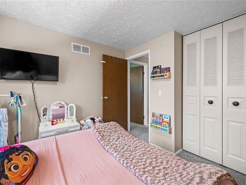 7403 N Chestnut Commons Drive , Mentor, OH 44060 Photo 18