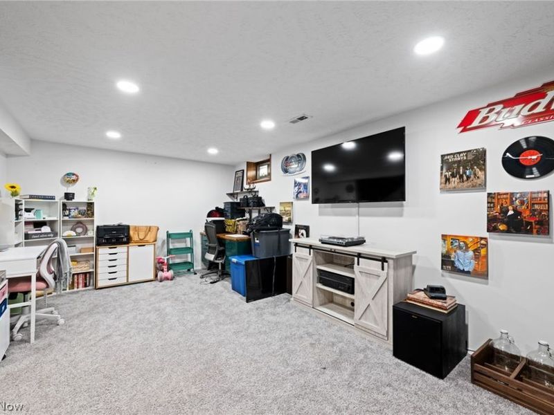 7403 N Chestnut Commons Drive , Mentor, OH 44060 Photo 24