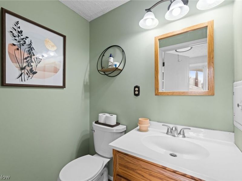 7403 N Chestnut Commons Drive , Mentor, OH 44060 Photo 5