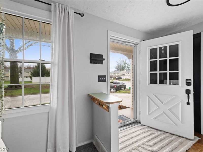 7403 N Chestnut Commons Drive , Mentor, OH 44060 Photo 6