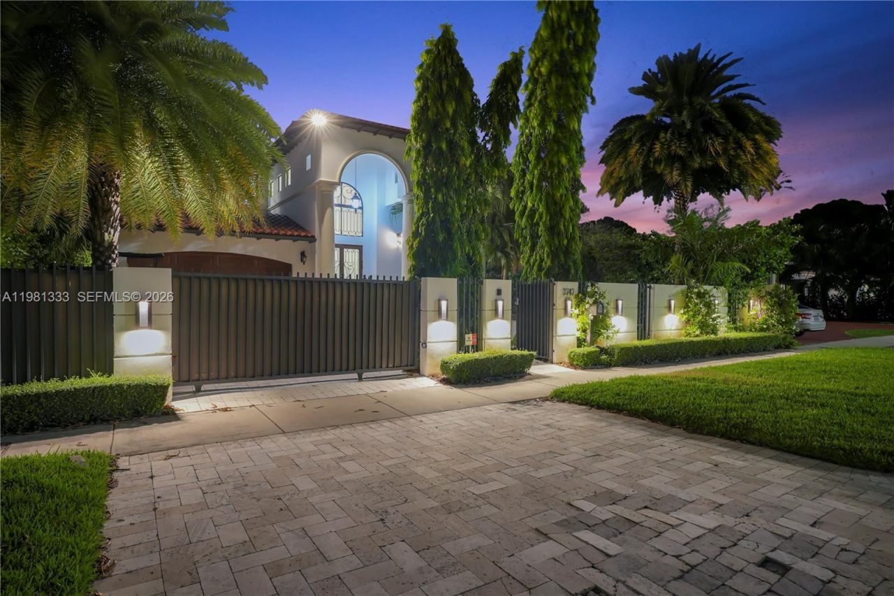 3747 Prairie Ave , Miami Beach, FL 33140 Photo