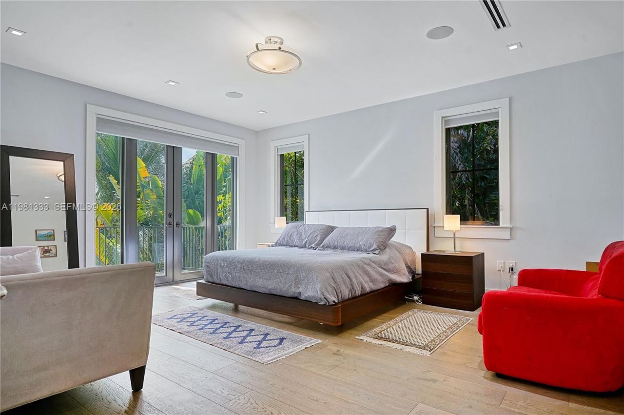 3747 Prairie Ave , Miami Beach, FL 33140 Photo