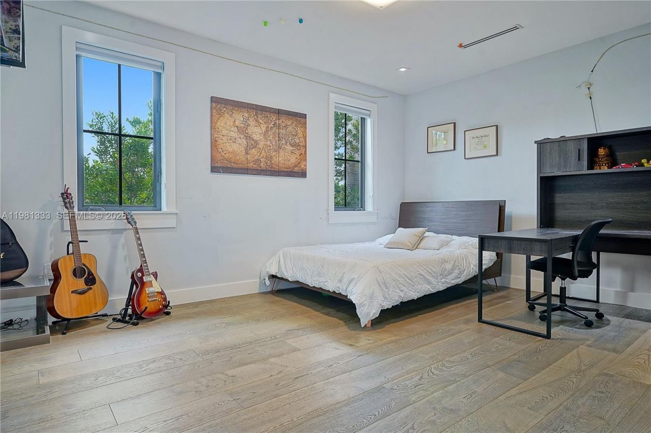 3747 Prairie Ave , Miami Beach, FL 33140 Photo