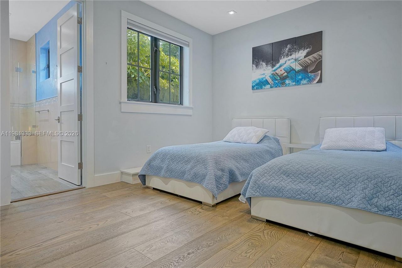 3747 Prairie Ave , Miami Beach, FL 33140 Photo