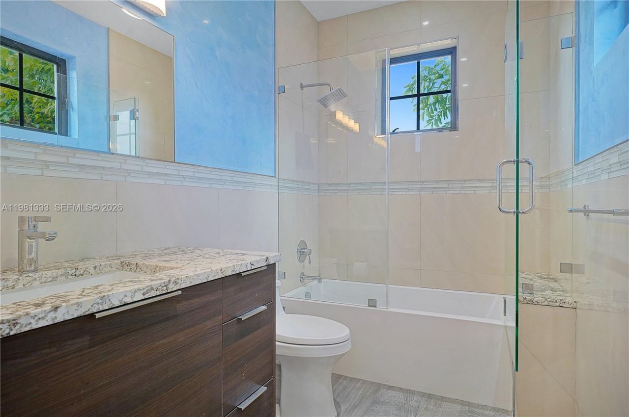 3747 Prairie Ave , Miami Beach, FL 33140 Photo