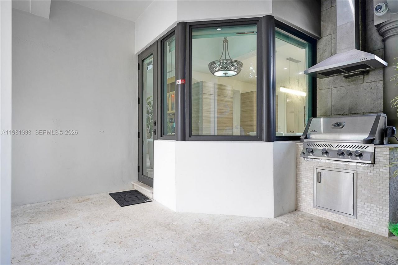 3747 Prairie Ave , Miami Beach, FL 33140 Photo