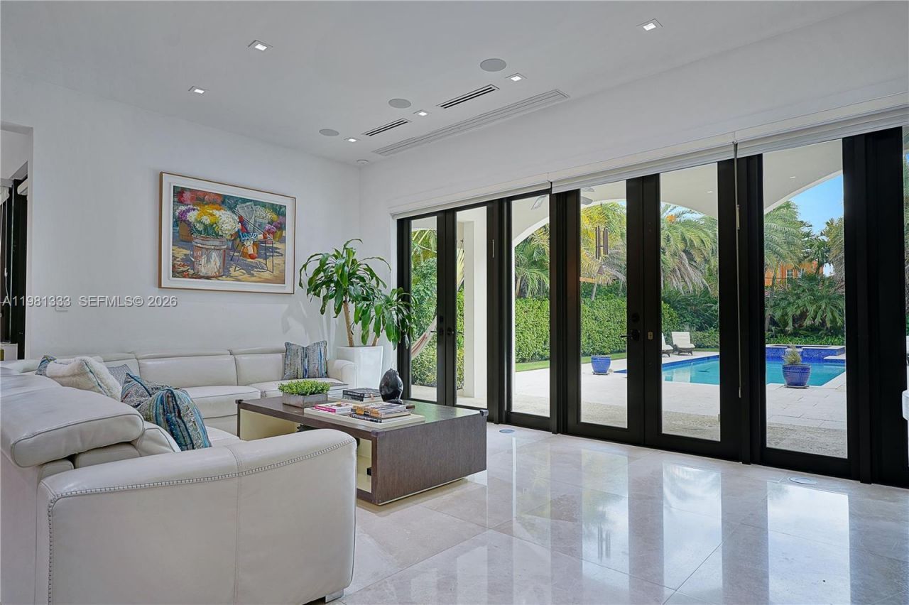 3747 Prairie Ave , Miami Beach, FL 33140 Photo