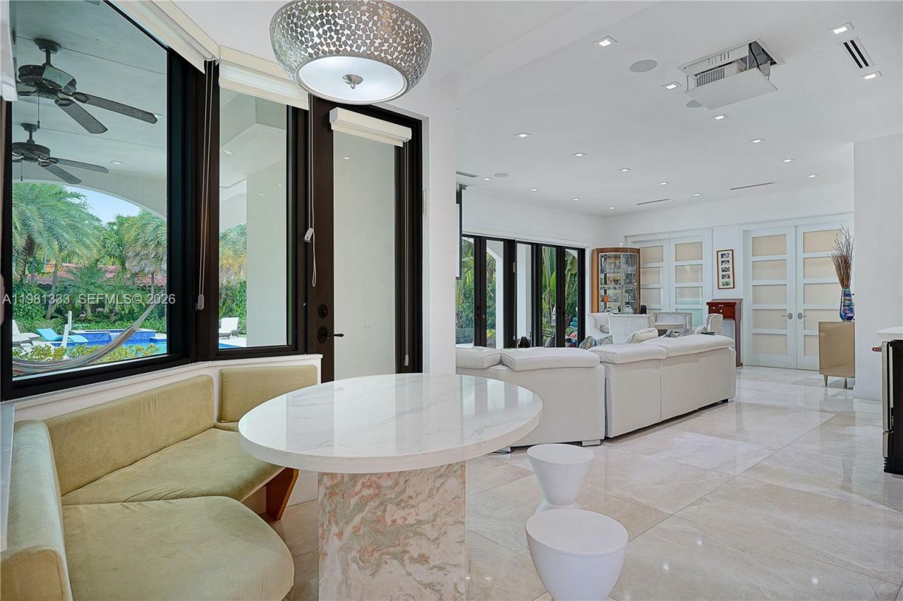 3747 Prairie Ave , Miami Beach, FL 33140 Photo