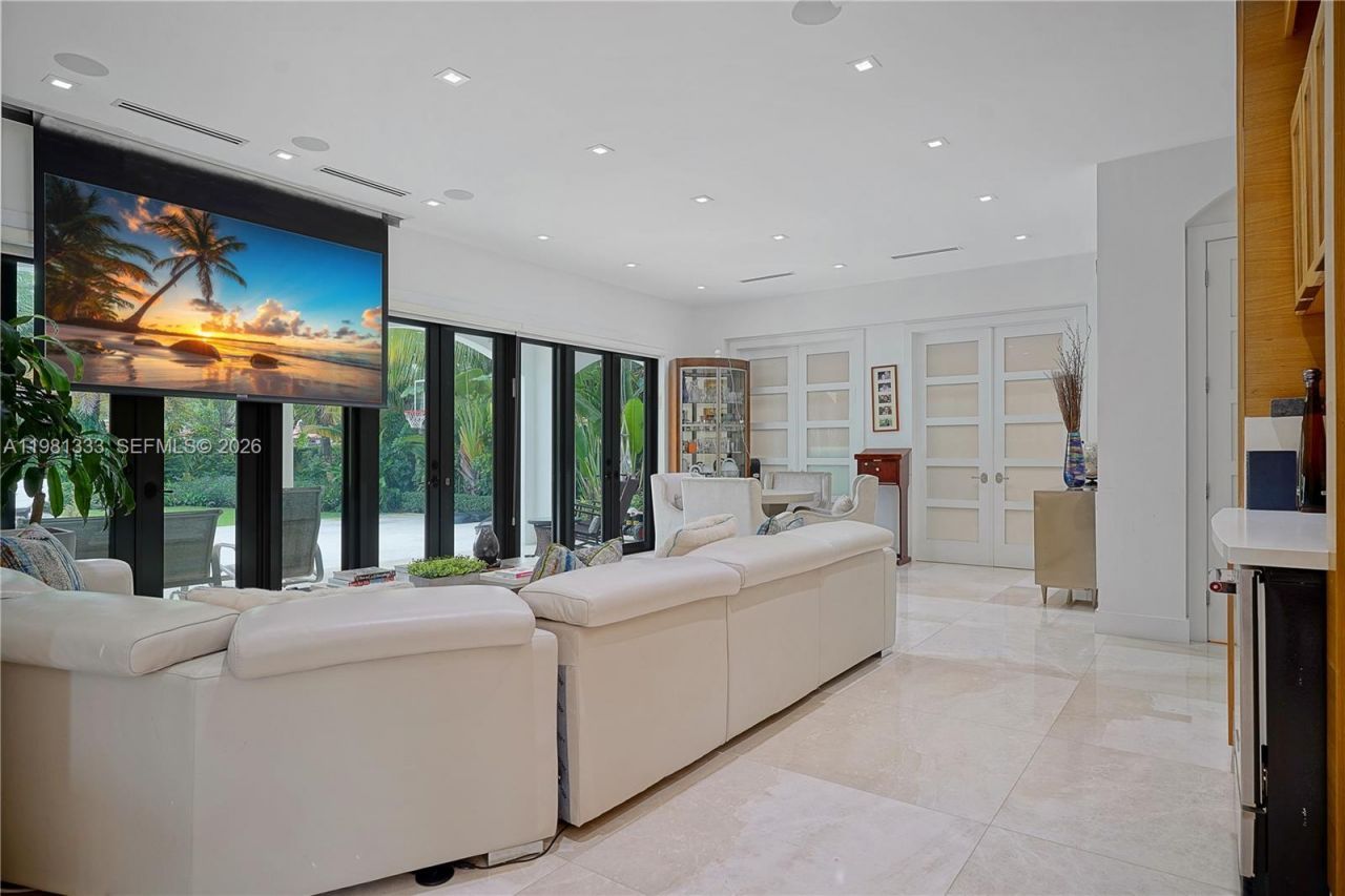 3747 Prairie Ave , Miami Beach, FL 33140 Photo