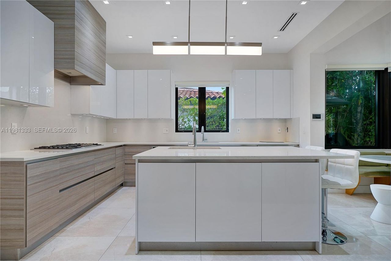 3747 Prairie Ave , Miami Beach, FL 33140 Photo