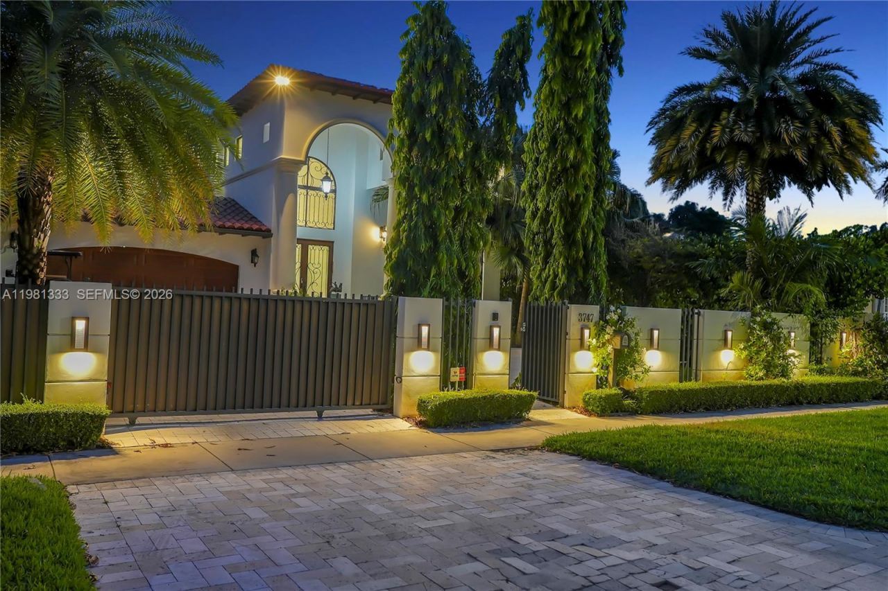 3747 Prairie Ave , Miami Beach, FL 33140 Photo