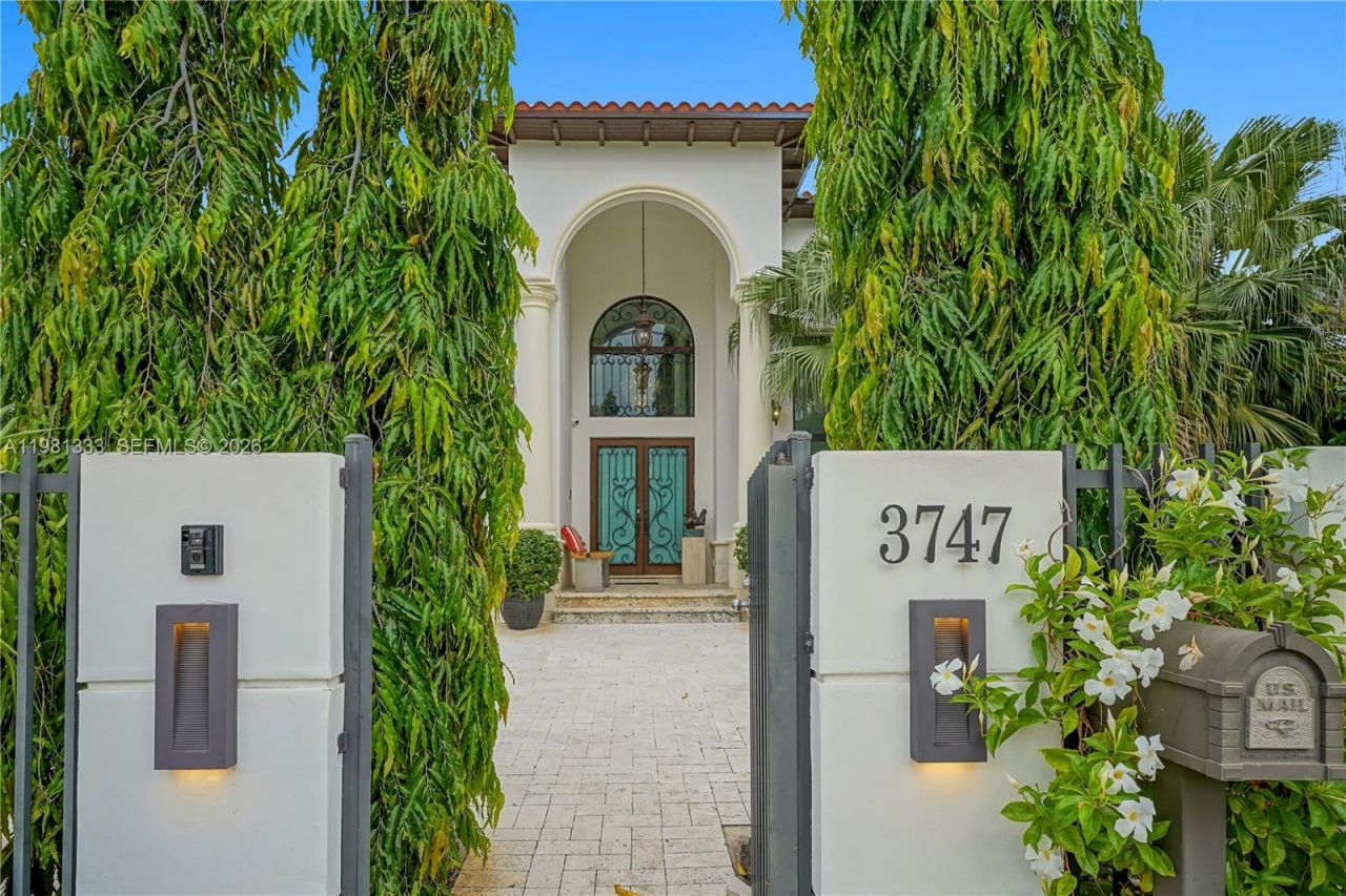 3747 Prairie Ave , Miami Beach, FL 33140 Photo