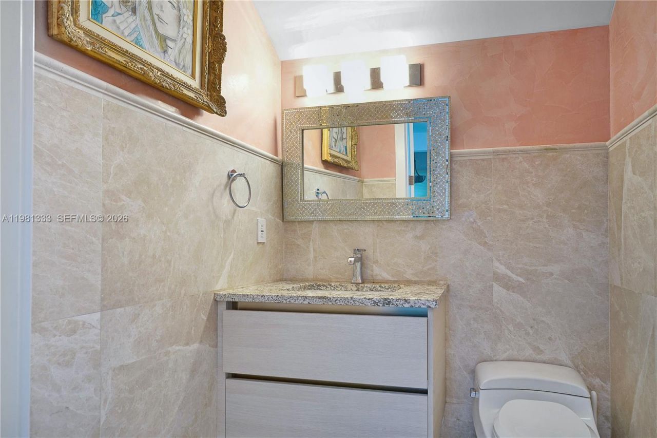 3747 Prairie Ave , Miami Beach, FL 33140 Photo