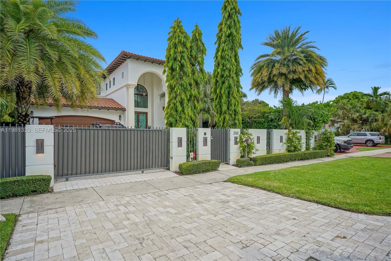 3747 Prairie Ave , Miami Beach, FL 33140 Photo