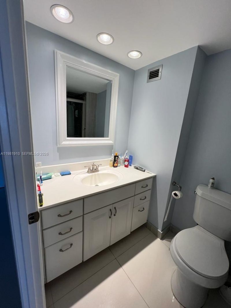18061 Biscayne Blvd , Unit 1404, Aventura, FL 33160 Photo