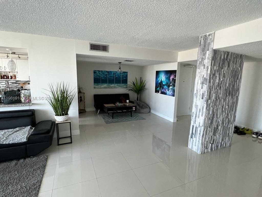 18061 Biscayne Blvd , Unit 1404, Aventura, FL 33160 Photo