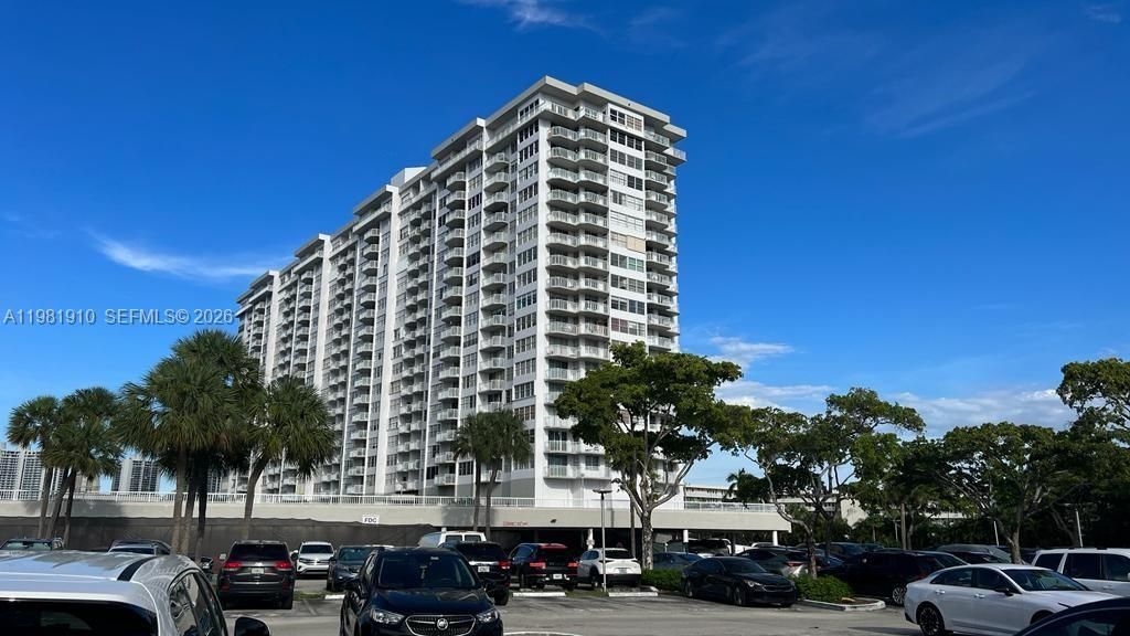 18061 Biscayne Blvd , Unit 1404, Aventura, FL 33160 Photo