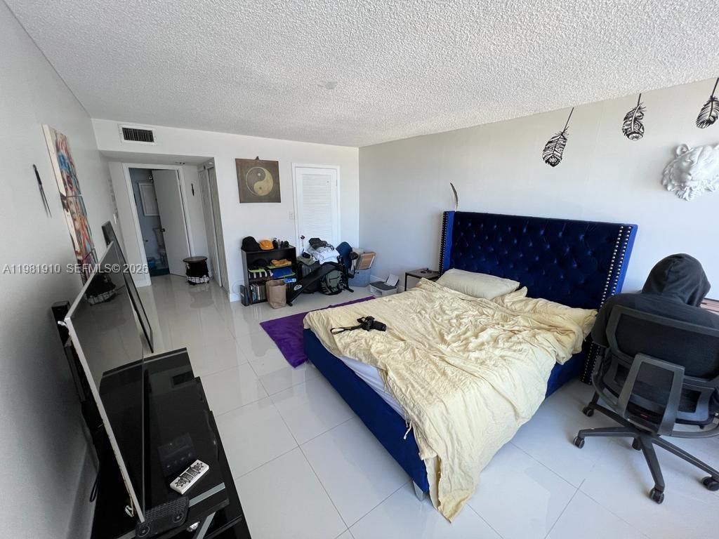 18061 Biscayne Blvd , Unit 1404, Aventura, FL 33160 Photo