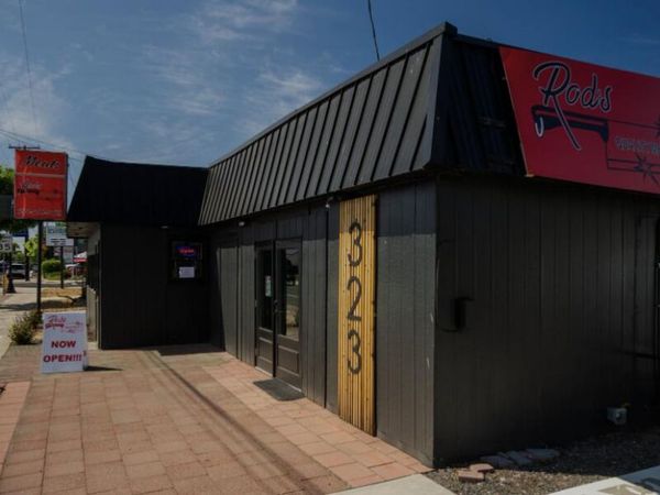 323 NW 6th Street, Redmond, OR 97756