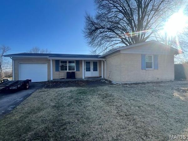 12 Hillcrest Drive , Hannibal, MO 63401