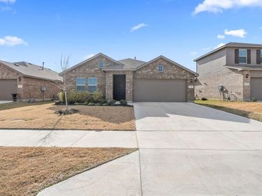 709 Mount Vista Lane, Fort Worth, TX 76131