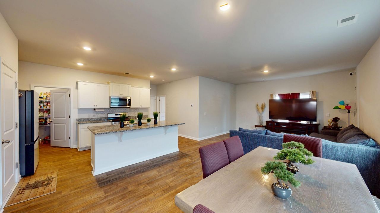 1010 Peridote Way Photo 5