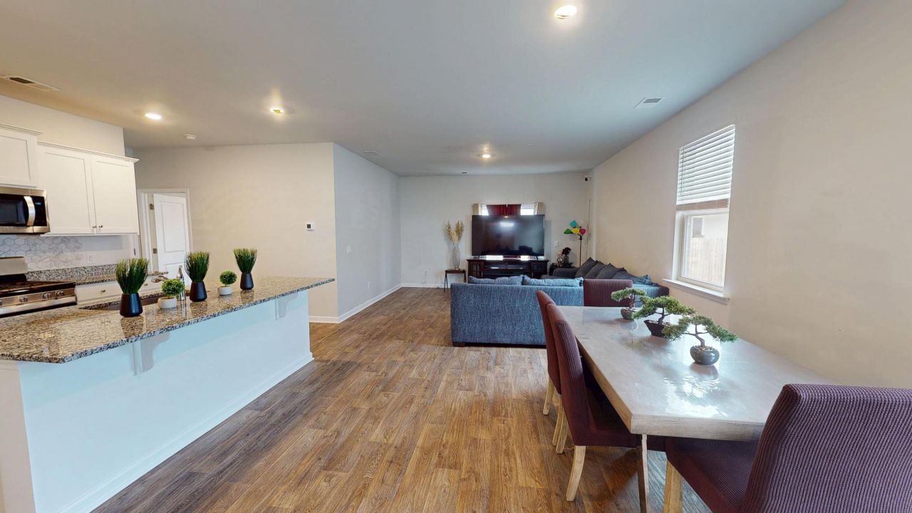 1010 Peridote Way Photo 6