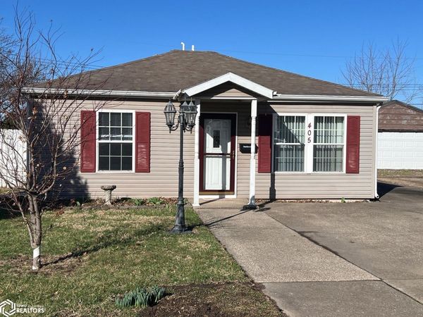 405 Cottage Grove, West Burlington, IA 52655