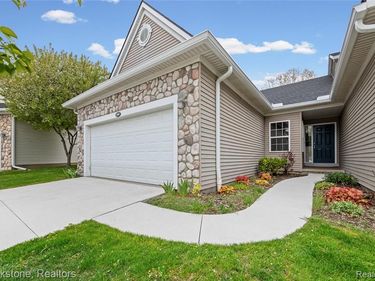 3568 Grove Lane, Auburn Hills, MI 48326