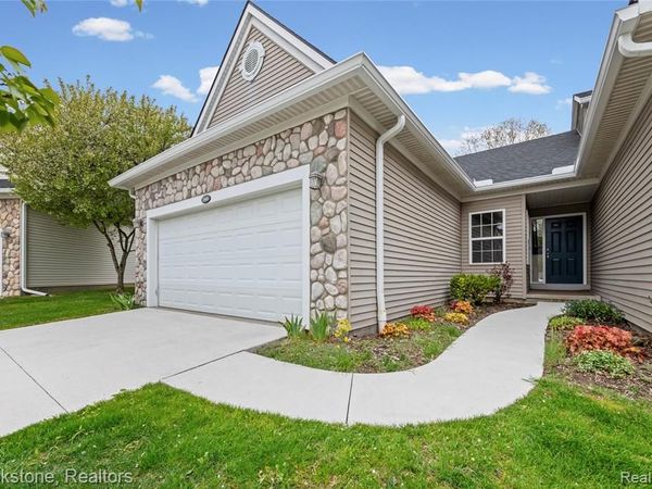 3568 Grove Lane, Auburn Hills, MI 48326