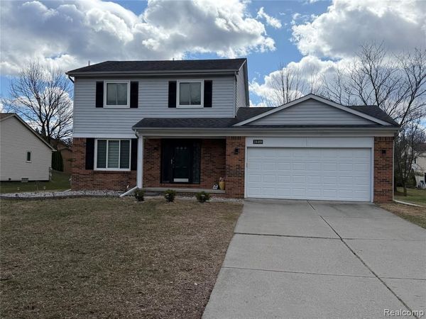 24489 Riverview Lane, Novi, MI 48374