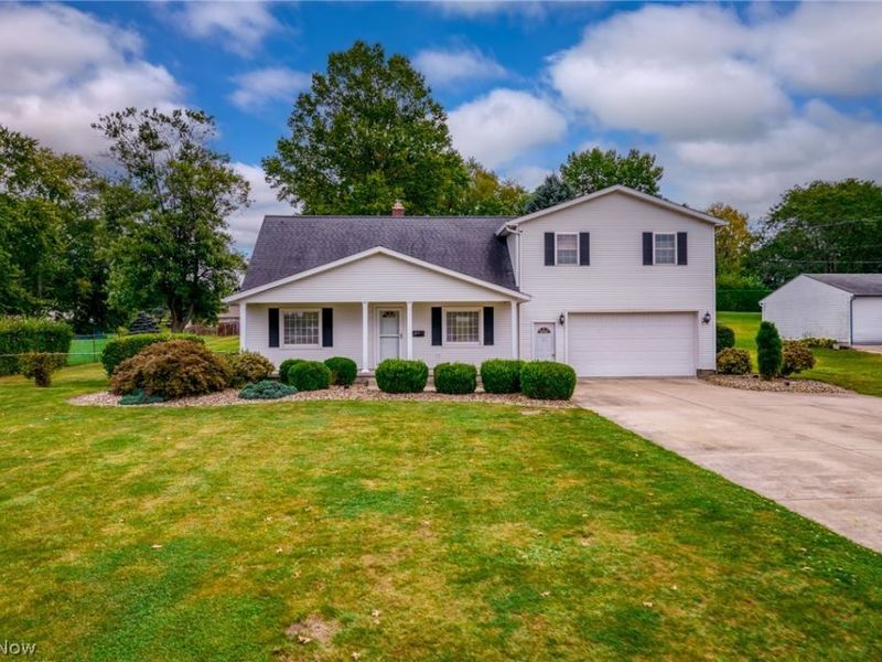 25 S Van Buren Avenue, Barberton, OH 44203 Photo 1