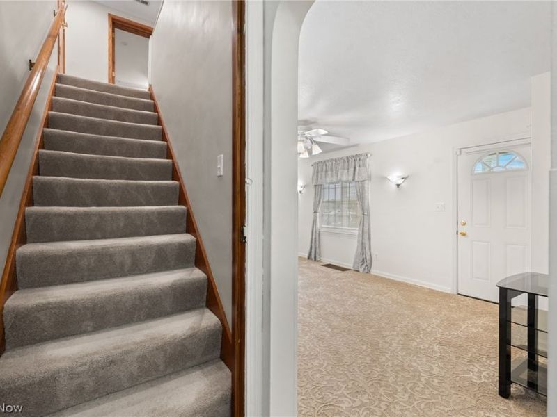 25 S Van Buren Avenue, Barberton, OH 44203 Photo 10