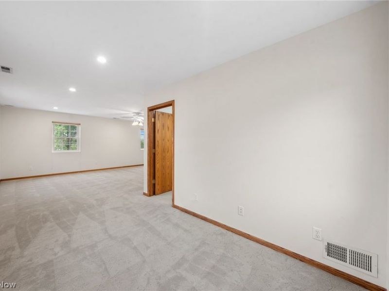 25 S Van Buren Avenue, Barberton, OH 44203 Photo 17