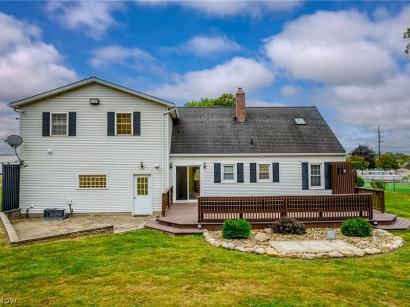 25 S Van Buren Avenue, Barberton, OH 44203 Photo 2