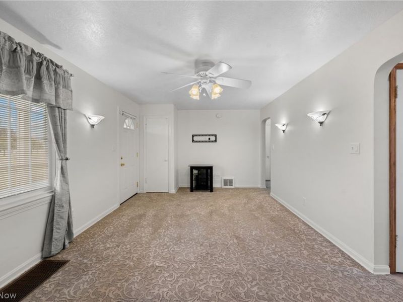 25 S Van Buren Avenue, Barberton, OH 44203 Photo 5