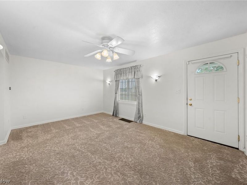 25 S Van Buren Avenue, Barberton, OH 44203 Photo 6