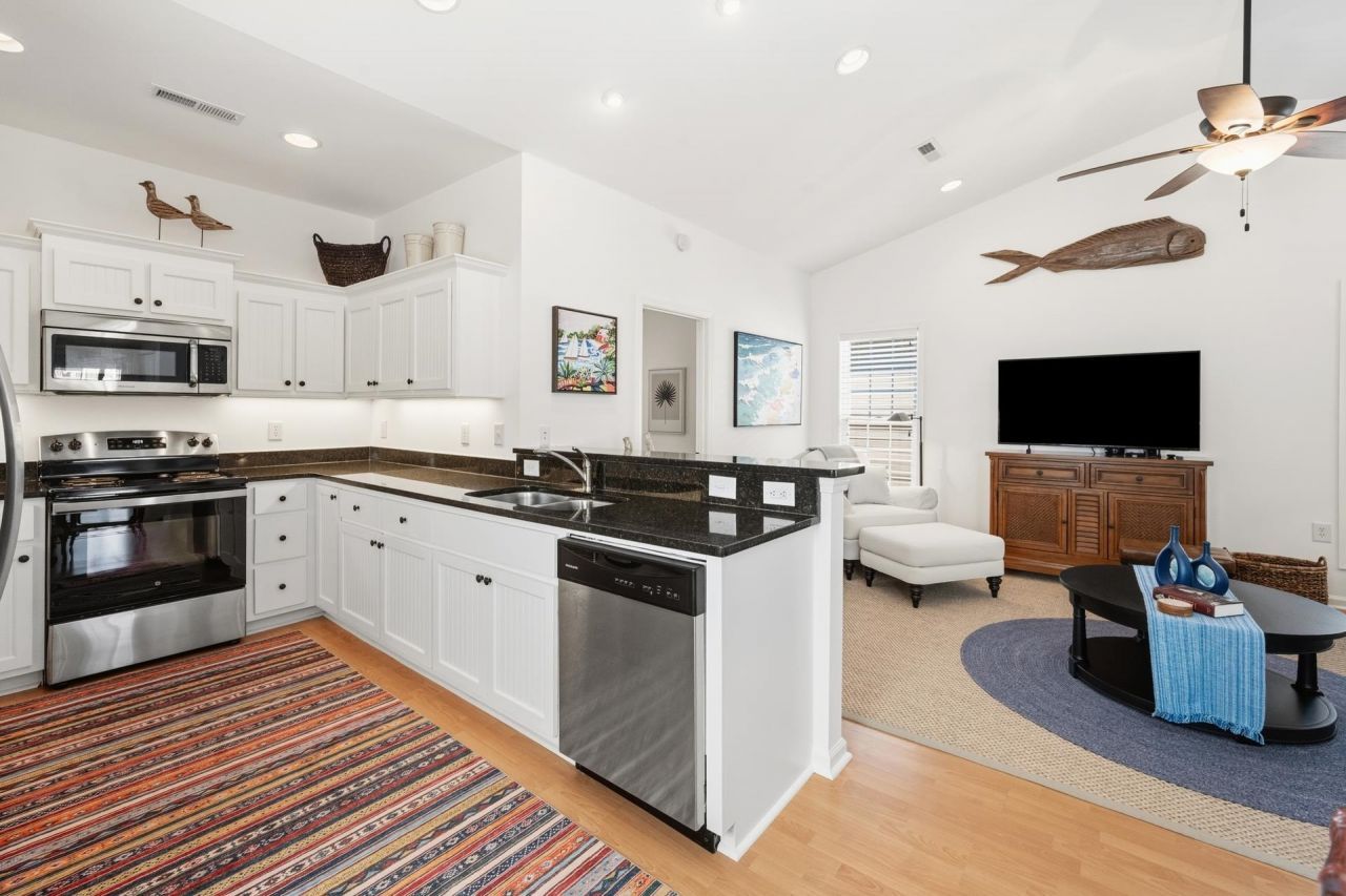 72 Weatherboard Ct.  Photo 5